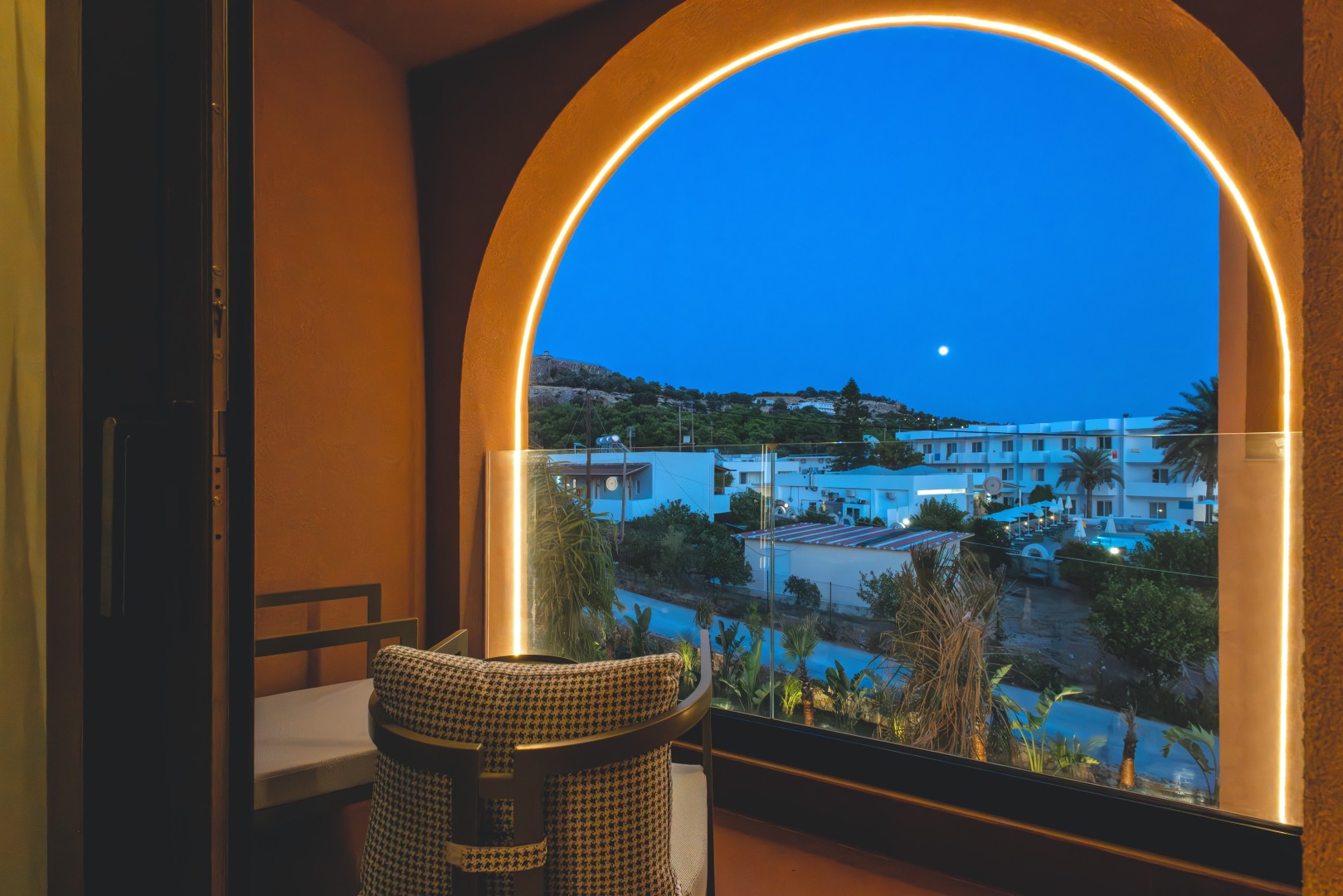 js_w_balcony14