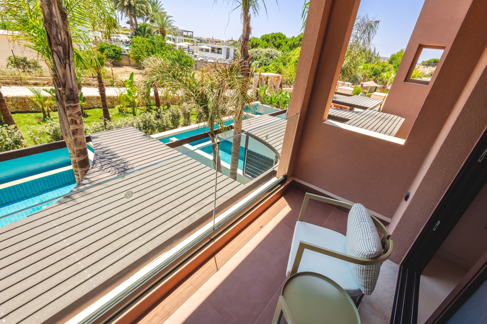 js_w_balcony7