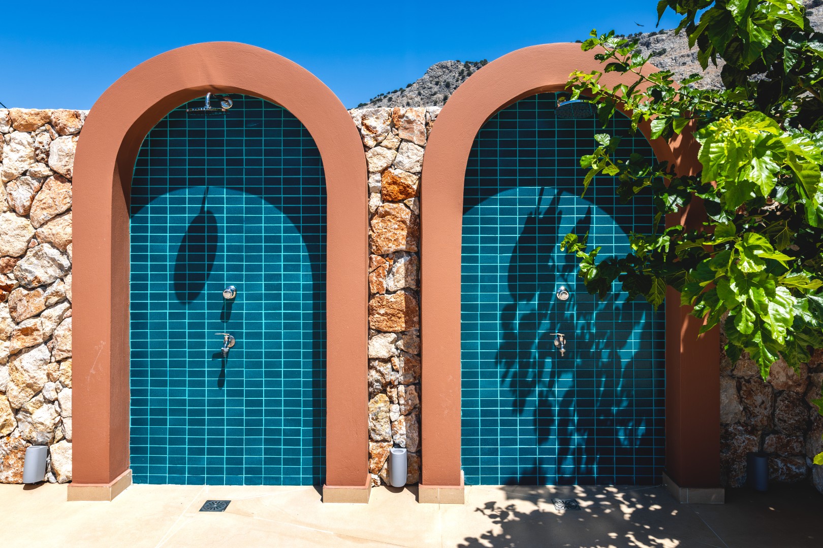 showers_pool area