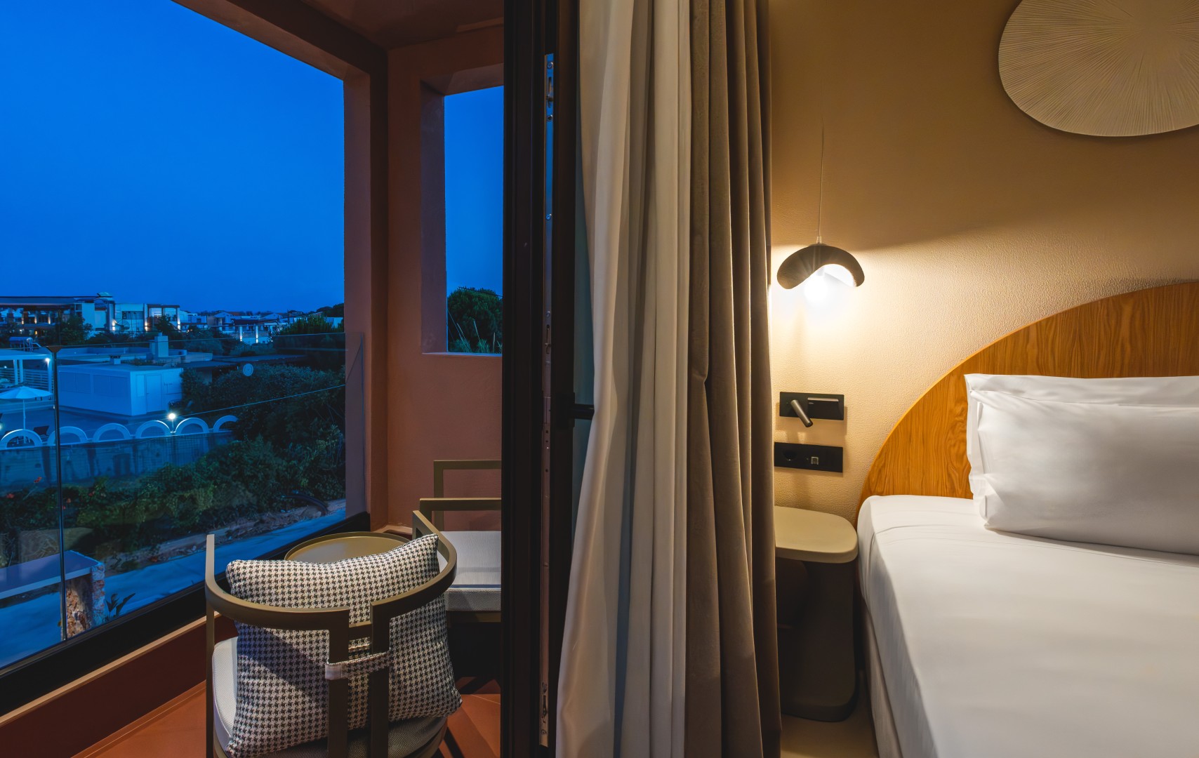 suite_w_balcony18a