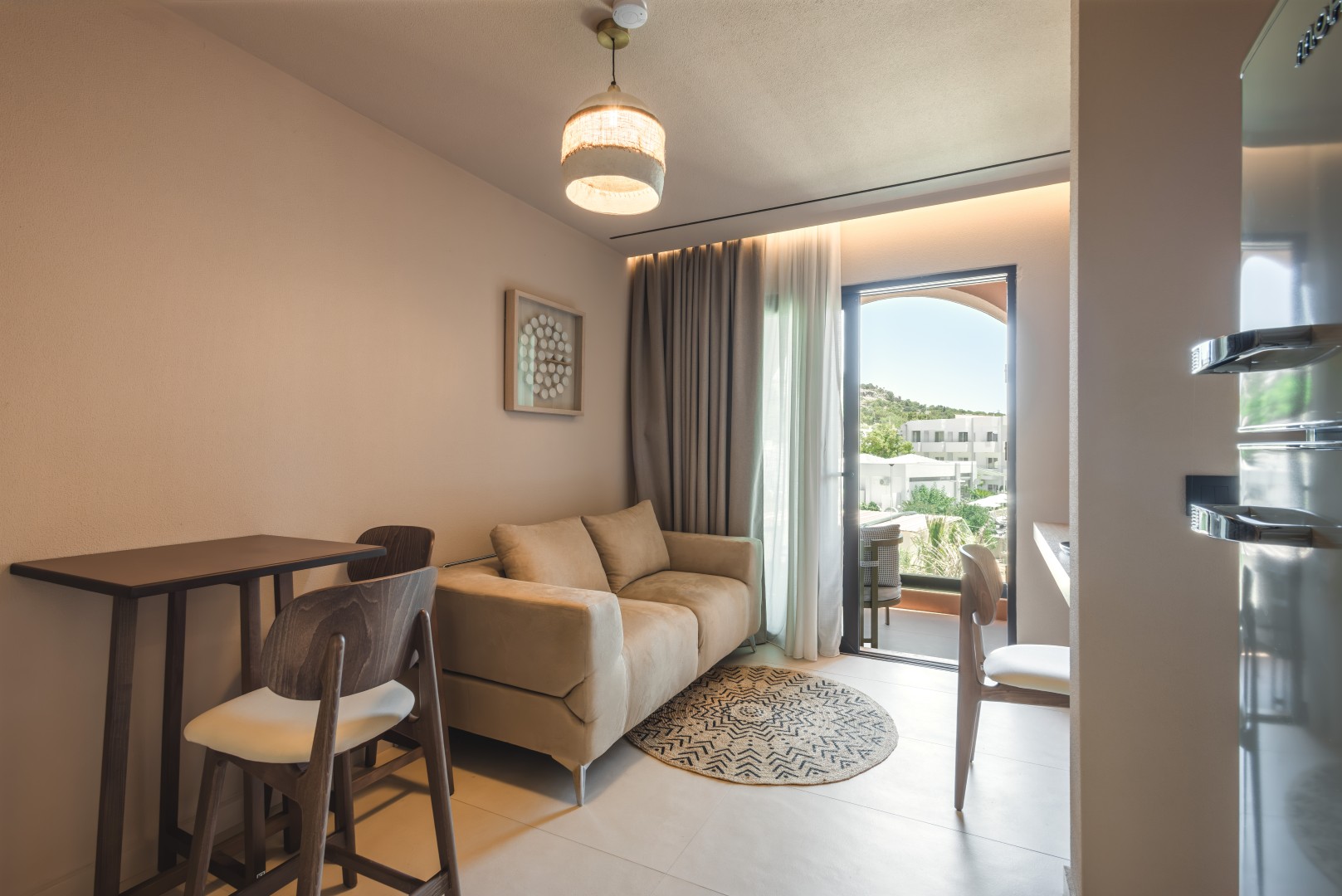 suite_w_balcony7a